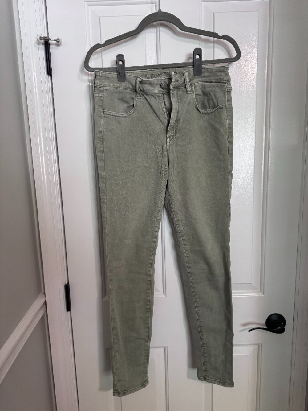 American Eagle Green Skinny Pants (size 10)